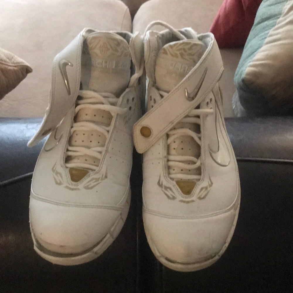 Nike Huaraches size 9